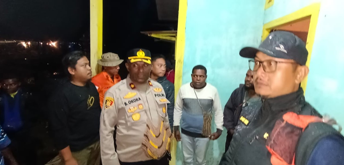 Breaking News, Banjir Bandang Terjang Kampung Jim di Pegaf, 19 Orang Hilang – Tim Gabungan Lakukan Pencarian Intensif