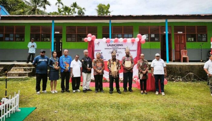 Gubernur Meki Nawipa Resmikan Program SSH di Papua Tengah