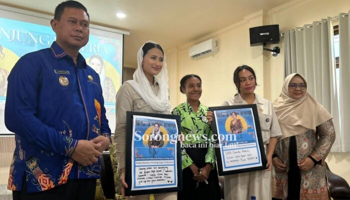 Wamen Roro Esti Tinjau dan Apresiasi Sekolah Unggulan Garuda di Sorong, Targetkan Lulusannya Tembus Kampus Dunia