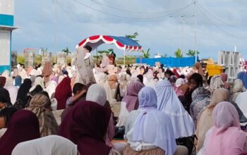 Ribuan Jemaah Padati Pantai Reklamasi Sorong, Khutbah Idul Fitri Tekankan Rekonsiliasi dan Toleransi