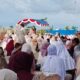Ribuan Jemaah Padati Pantai Reklamasi Sorong, Khutbah Idul Fitri Tekankan Rekonsiliasi dan Toleransi