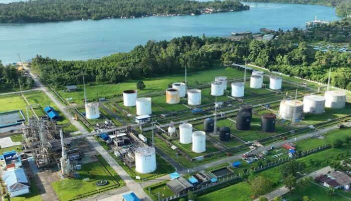 Pertamina Patra Niaga Kilang Kasim Sukseskan Earth Hour 2026 dari Ujung Timur Indonesia